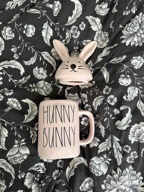 Rae Dunn Hunny Bunny Lidded Mug
